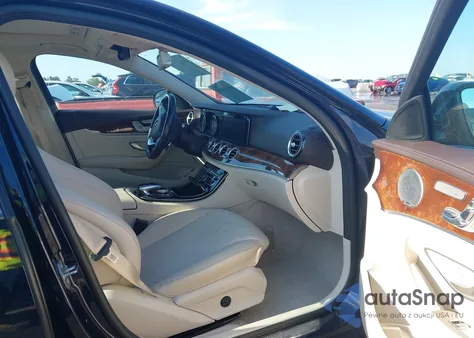 2018 Mercedes-Benz E 300 4Matic z USA, uszkodzony, nr VIN WDDZF4KB9JA362051